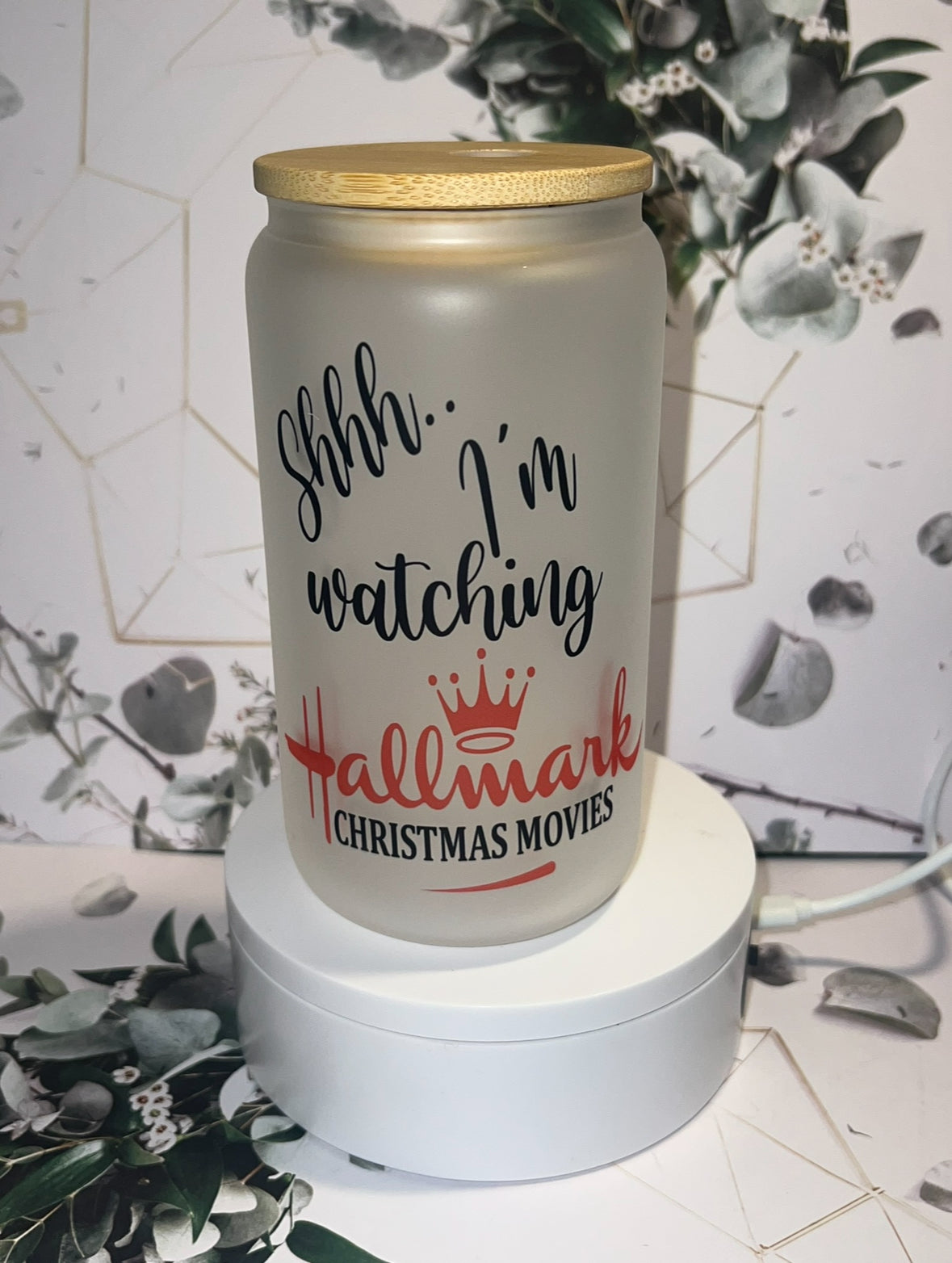 Shh, I’m watching Libby glass can