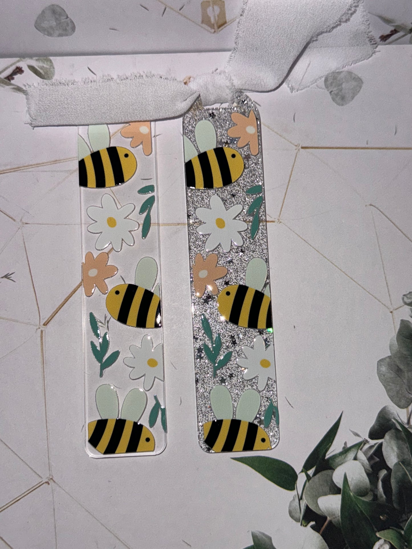 Bee Glitter bookmark